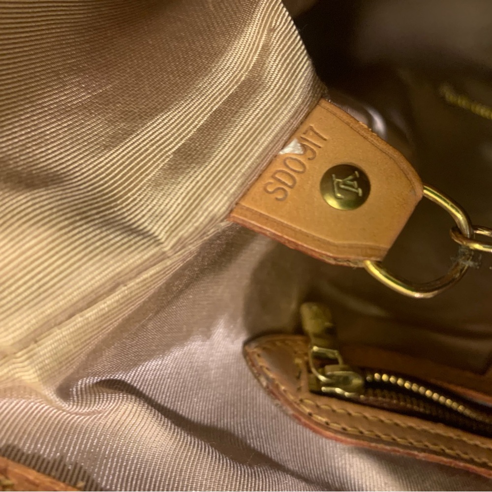 Louis Vuitton authentic monogram, GM bucket bag - Picture 14 of 16